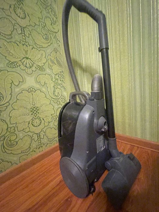 Продается  Пылесос  LG VK 76a00NDS   Б/У