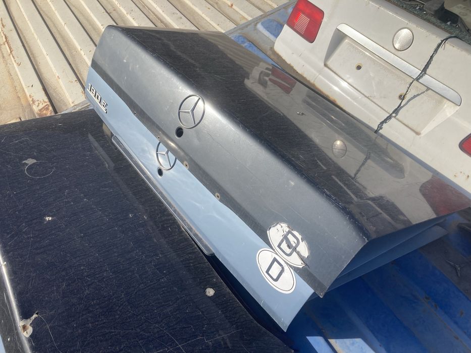 Крышка багажника Мерседес 190 W201 / Mercedes 190 W201