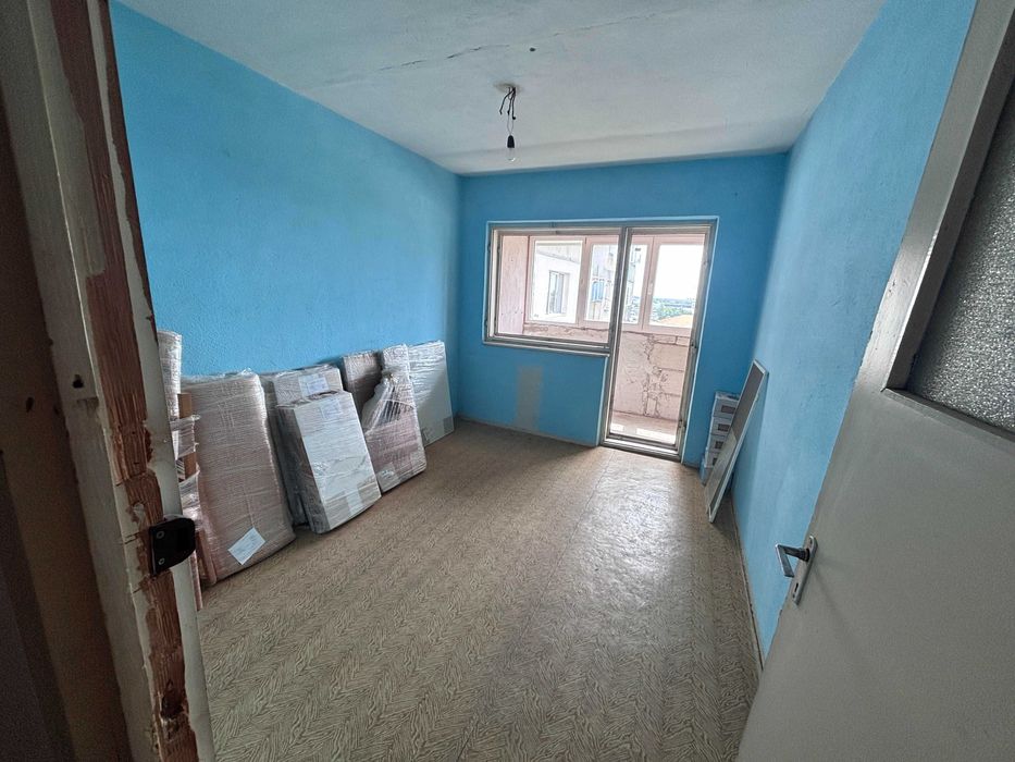 Apartament de vanzare 4 Camere Campina 77.000 euro negociabil