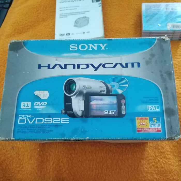 Camera video cu DVD Sony DVD 92E cu 7  mini  DVD de 8 cm Sony sigilate