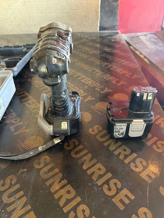 Инпактор инпакт драйвър Хитачи HITACHI HI KOKI японски литиева батерия