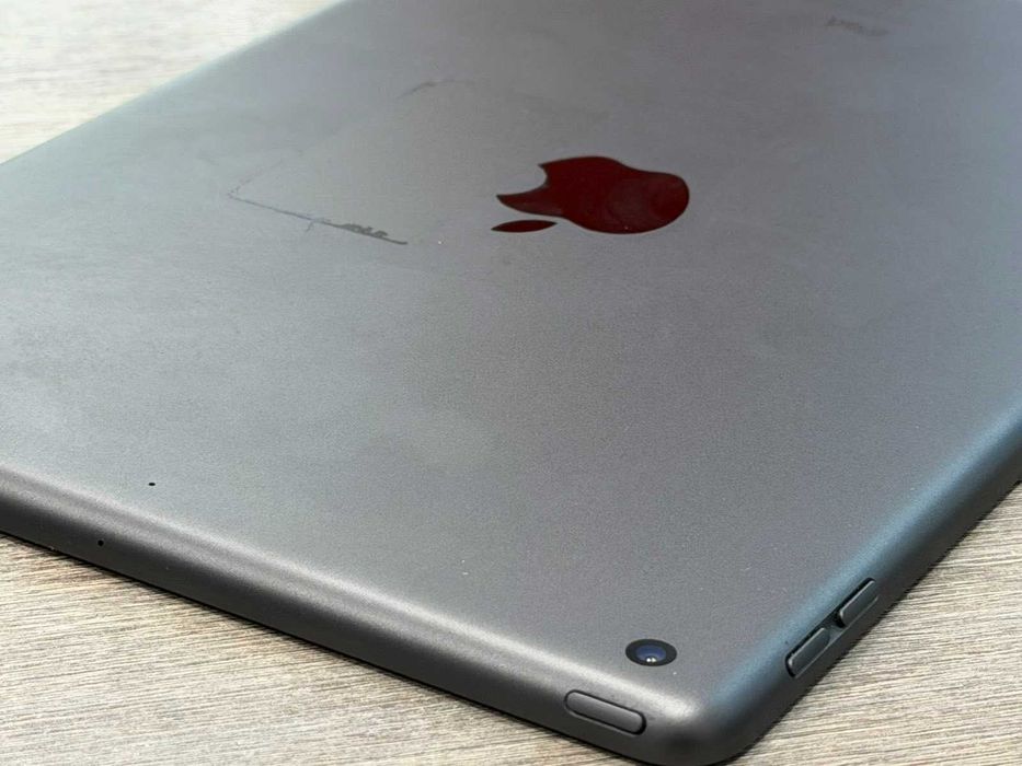 Apple iPad 8-мо поколение 128GB Wi-Fi