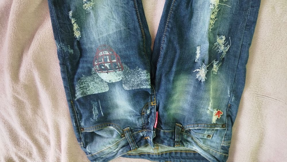 Dsquared оригинални дънки 27 н