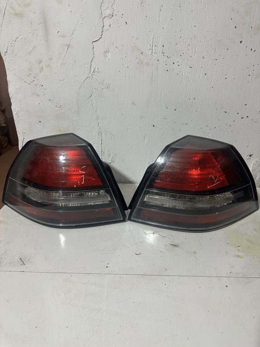 Задние фонари на Holding  Comodore
