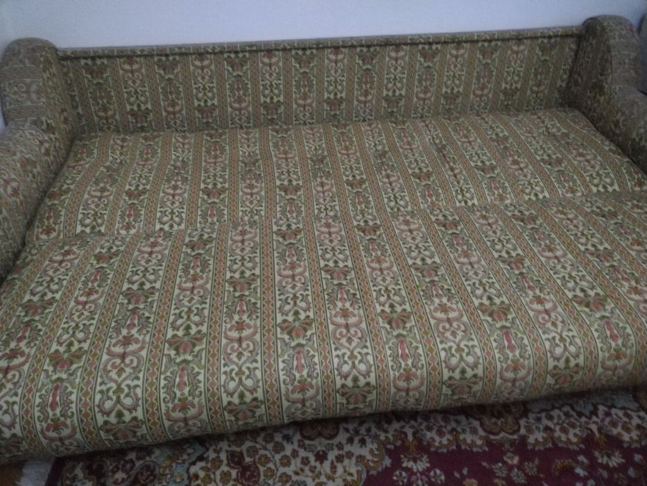 Canapea extensibila colorata