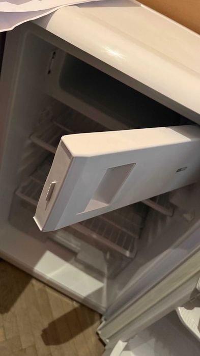 Frigider Arctic FB125+ –NOU, nefolosit, stare impecabilă- preț bun