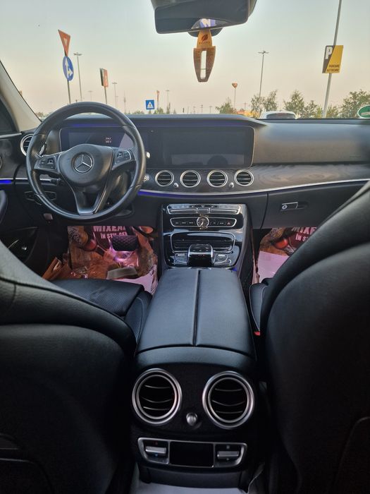 Mercedes-Benz E 220D