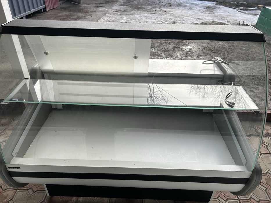 Продам витрины холодильник