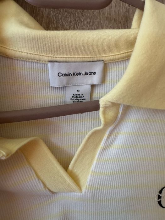 Дамска тениска Calvin Klein лека умалена според мен размер М