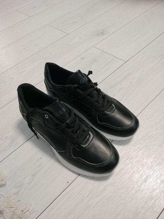 Adidași Guess negri dama