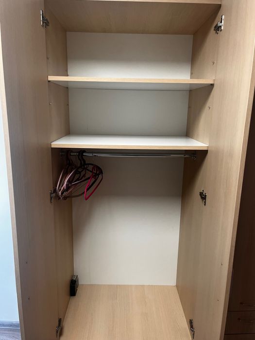 Гардероб с огледало