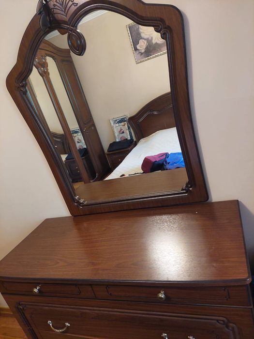 Спальный гарнитур