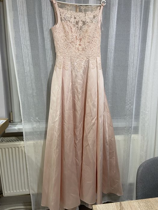 Луксозна бална рокля тип принцеса