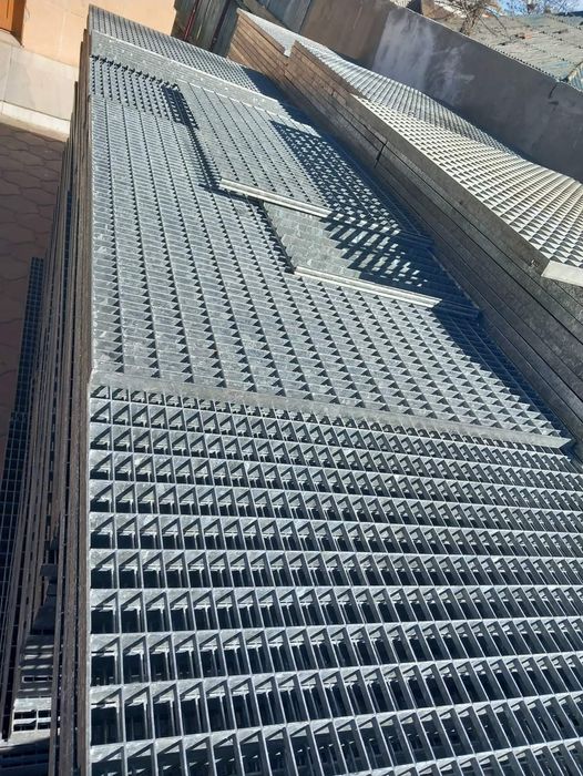 Vand gretare zincate și trepte