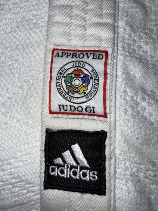 Продаётся кимоно дзюдо Адидас
