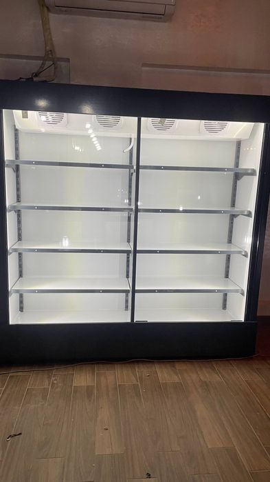 Vitrina xaladilnik
