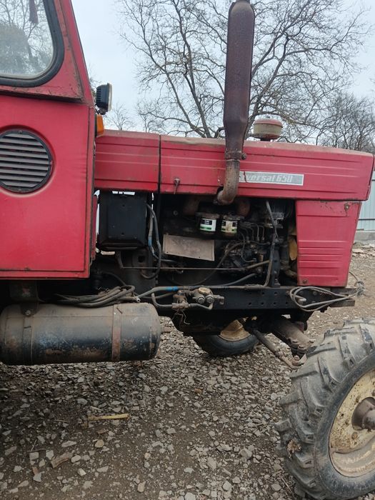 Tractor Universal 650