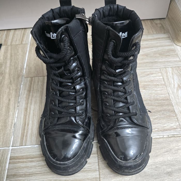 Продаю Reebok демисезон по 2000тг