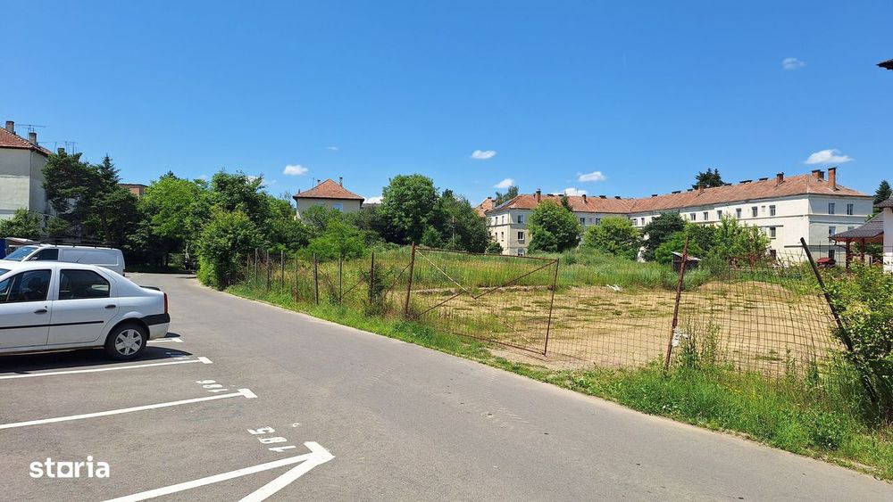 Fagaras, teren 3400mp intre blocuri pe str. Negoiu, toate utilitatile