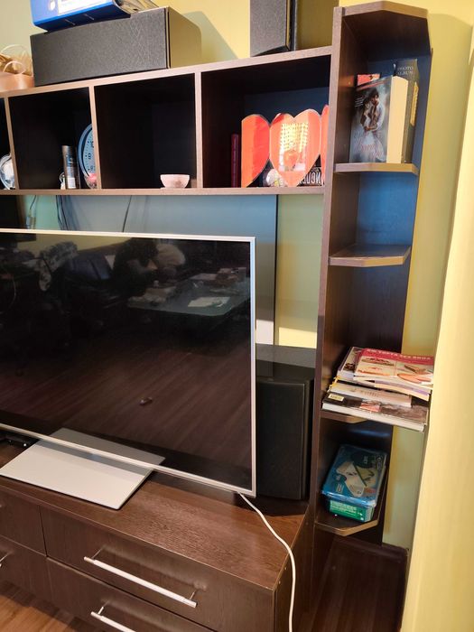 Голям ТВ шкаф, секция - 223 см и телевизор 55 инча