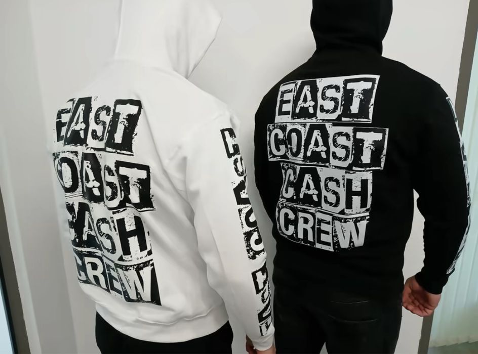 Тениски и худита на E.C.C.C.