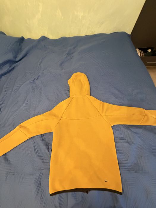 Nike tech fleece!