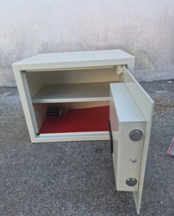 Seif electronic mobila cod și cheie
