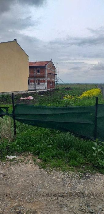 Продава се Парцел в Божурище - 700 кв.м за 143 €/кв.м - Снимка #1