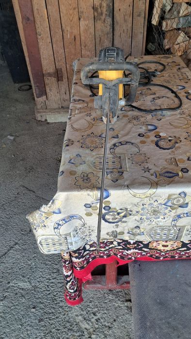 Foarfecă electrică gard viu DeWALT DWE397 – 1700W