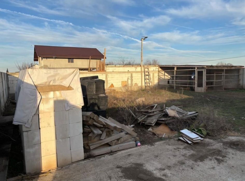 Vând teren comuna Frumusani sat Postovari