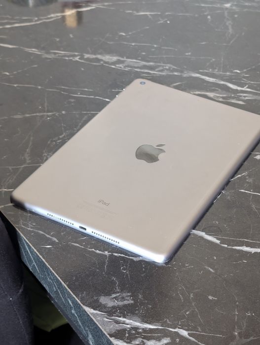 Ipad | 5th Gen | Wifi Only | 32 GB | IOS 16 |