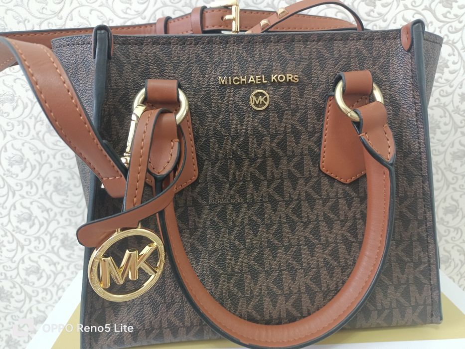 Сумка қорабымен, пакетімен