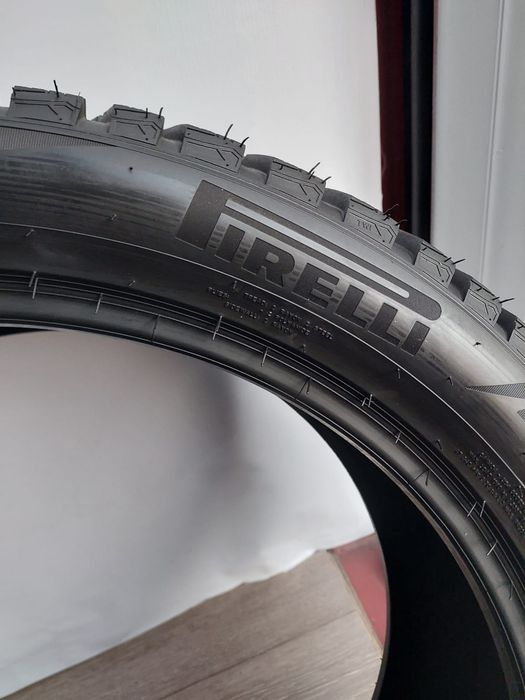 Шына Pirelli 285/40/22
