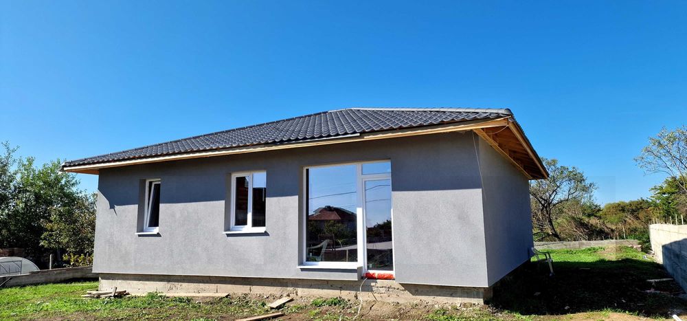 Нова къща с двор до Несебър