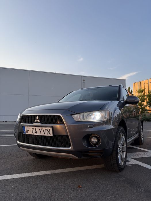 Mitsubishi  Outlander