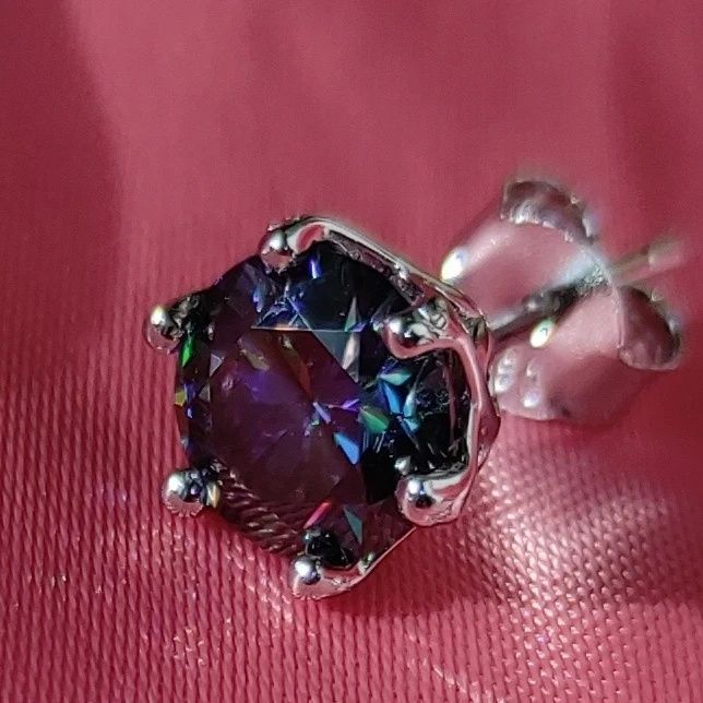 Гвоздики с муассанитом