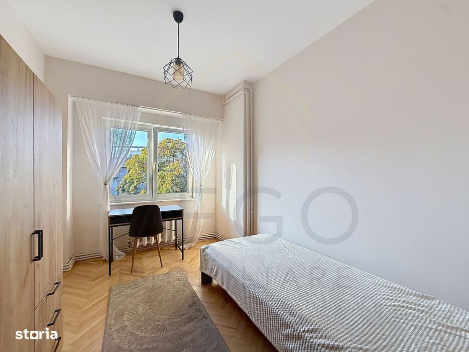 Apartament cu 3 camere, 70 mp, 2 bai, parcare, balcon, in Centru — fotografia 1