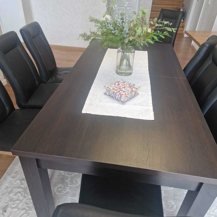 Masa de living sau bucătărie