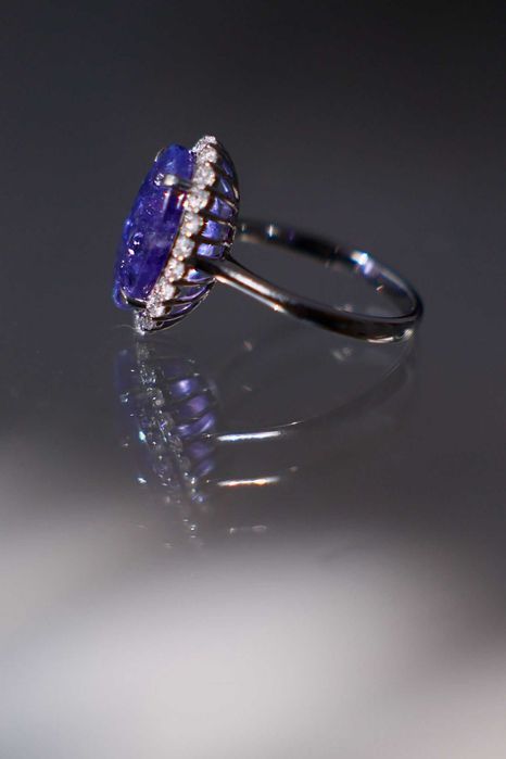 Inel din aur alb 14K cu tanzanit natural 7,92 ct și diamante VS1