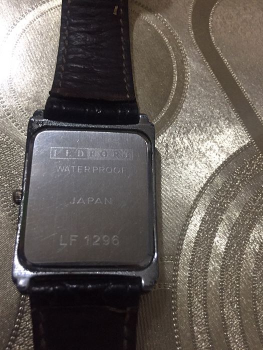 Продам мужские часы