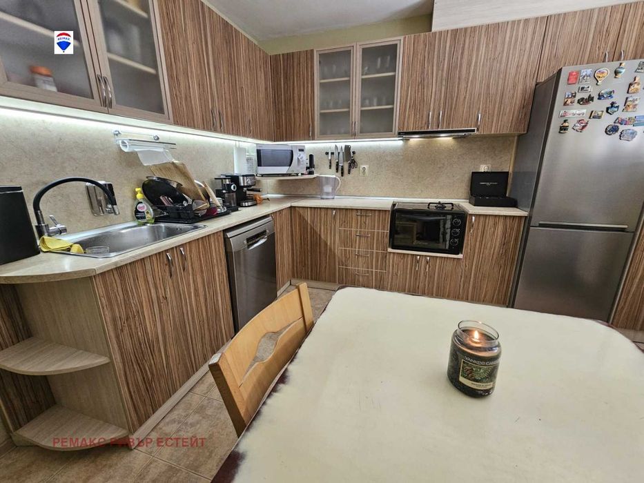 Тристаен апартамент за продажба кв. Родина 1