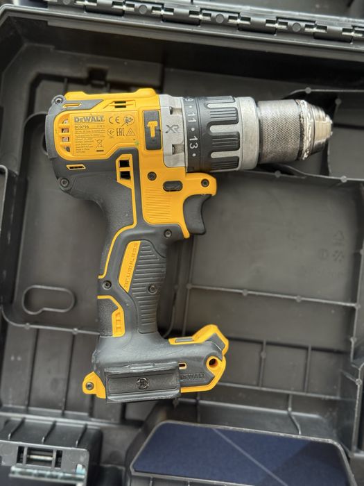 Dewalt DCD796 ударен винтоверт + куфар