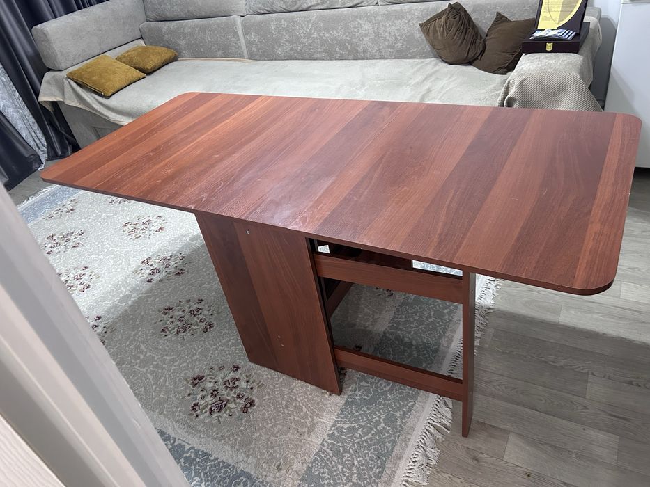 Продам книжный стол!