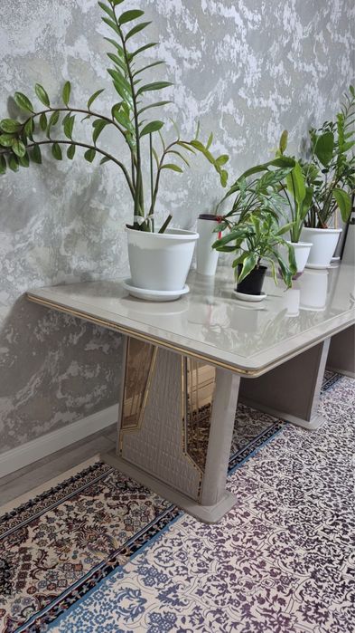 Продается стол качественный