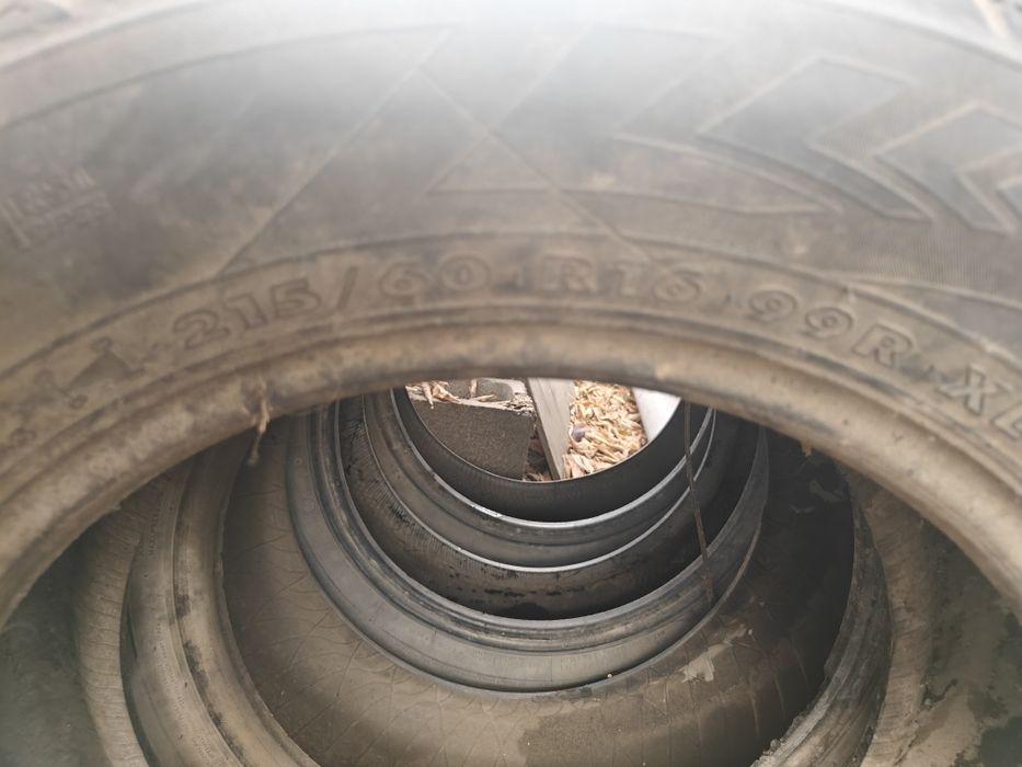 215-60R16 продам резину