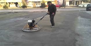 Styashka quyish vertalyotda tekislash.затирка стяжка верталётам