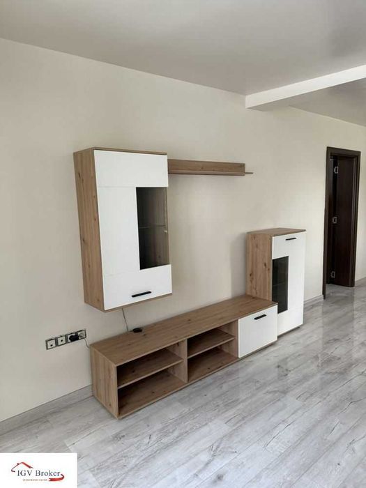 Дава се под наем Тристаен апартамент в София, Враждебна - 100 кв.м за 1000 € - Снимка #2