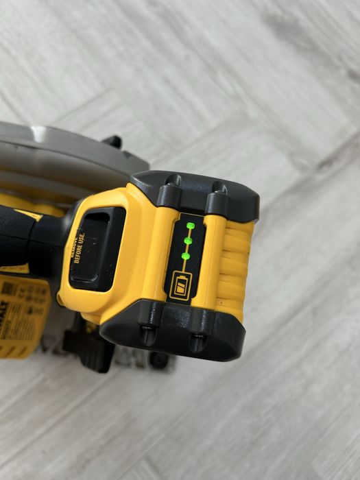 Dewalt DCS 572 circular de mana