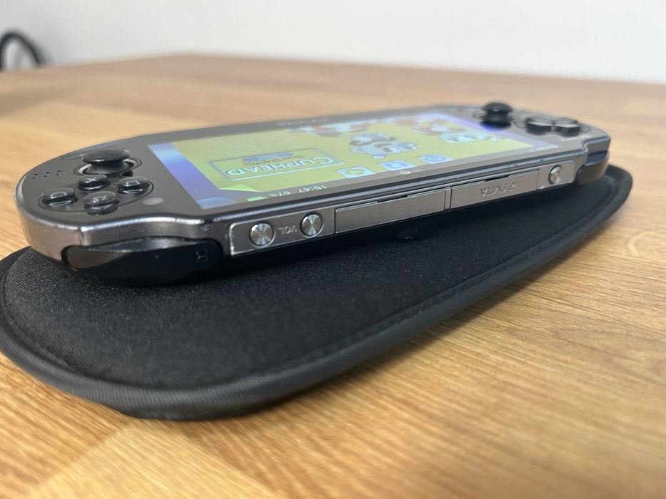 PS Vita OLED Crystal Black modată — 128GB | Japonia