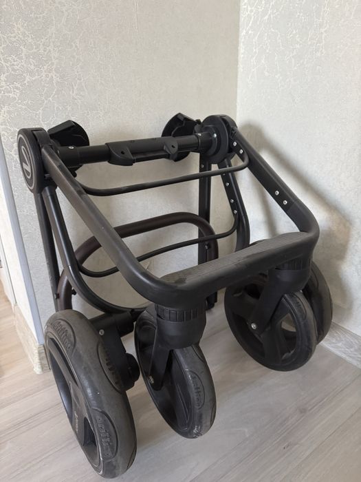 Продам детскую коляску